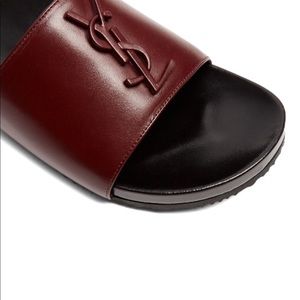 Saint Laurent
Joan YSL Brooch Slide Sandal